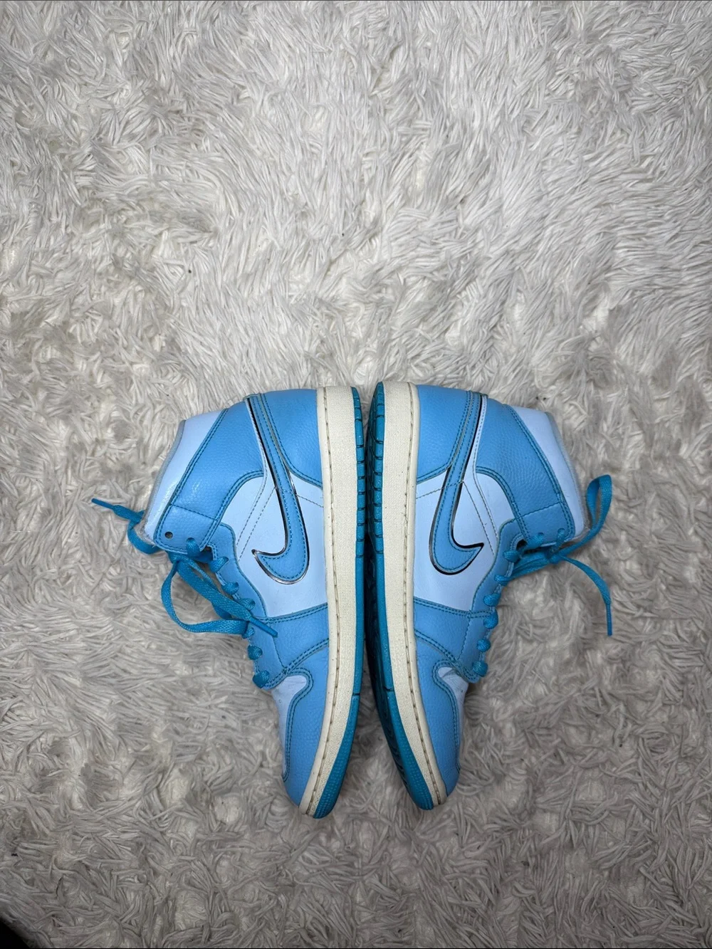Nike Air Jordan 1 Mid in Sky Blue and White